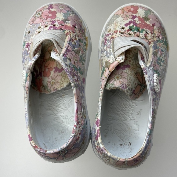 Blowfish Malibu Girls Floral Perforated Slip On Water Sneakers Toddler Size 5T - Picture 10 of 12